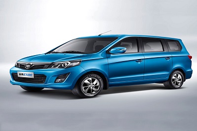 إن Qi Teng EX80 MPV الجديد غني بالتكوين